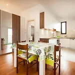 House Lägenhet