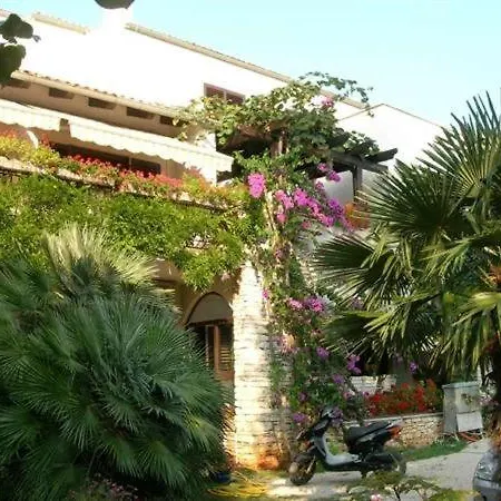 아파트 House *