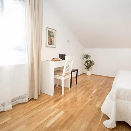 דירה House