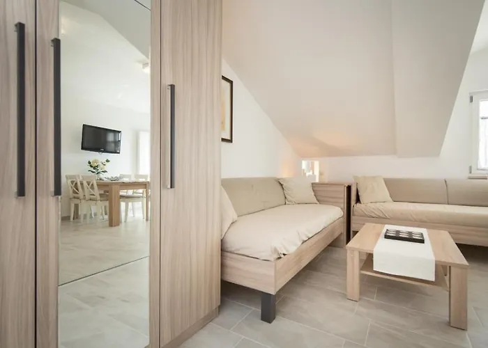 House アパート ロヴィニ